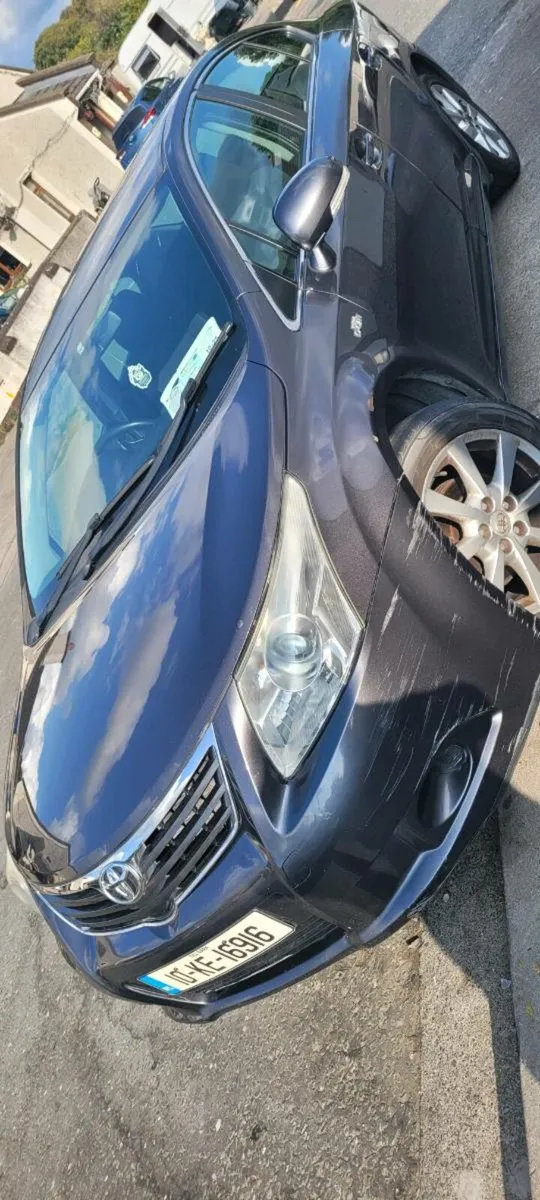 Toyota Avensis 2010 - Image 1
