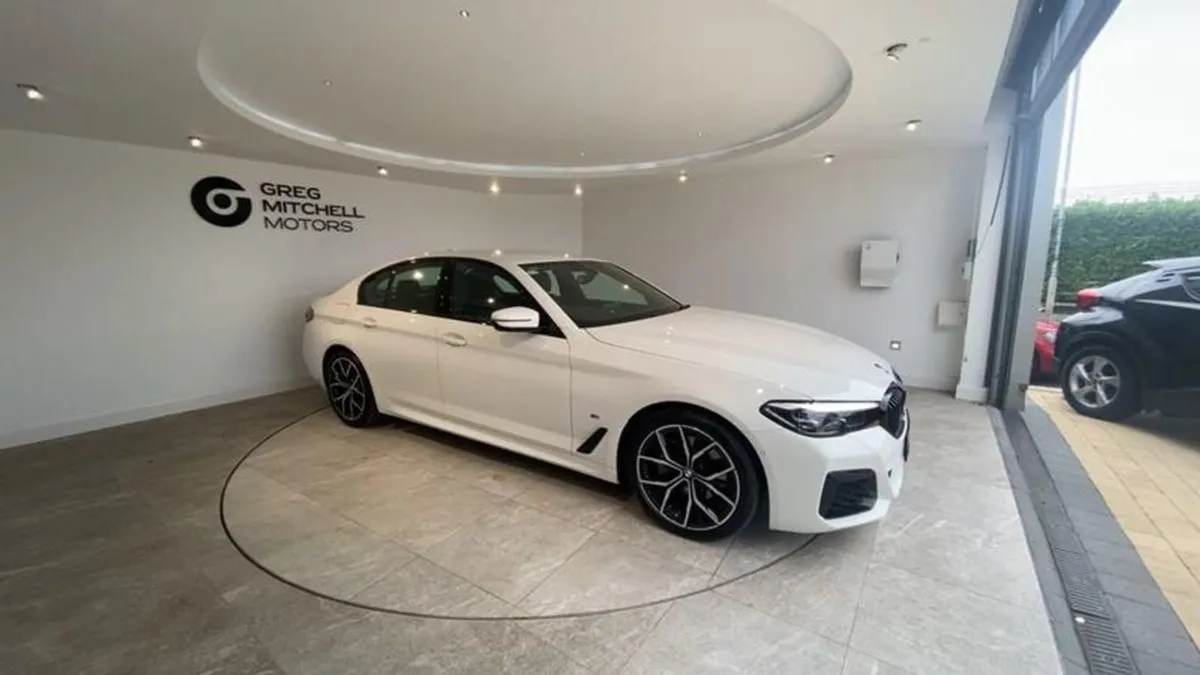 BMW 5 Series 520d Xdrive MHT M Sport 4dr Step Auto - Image 2