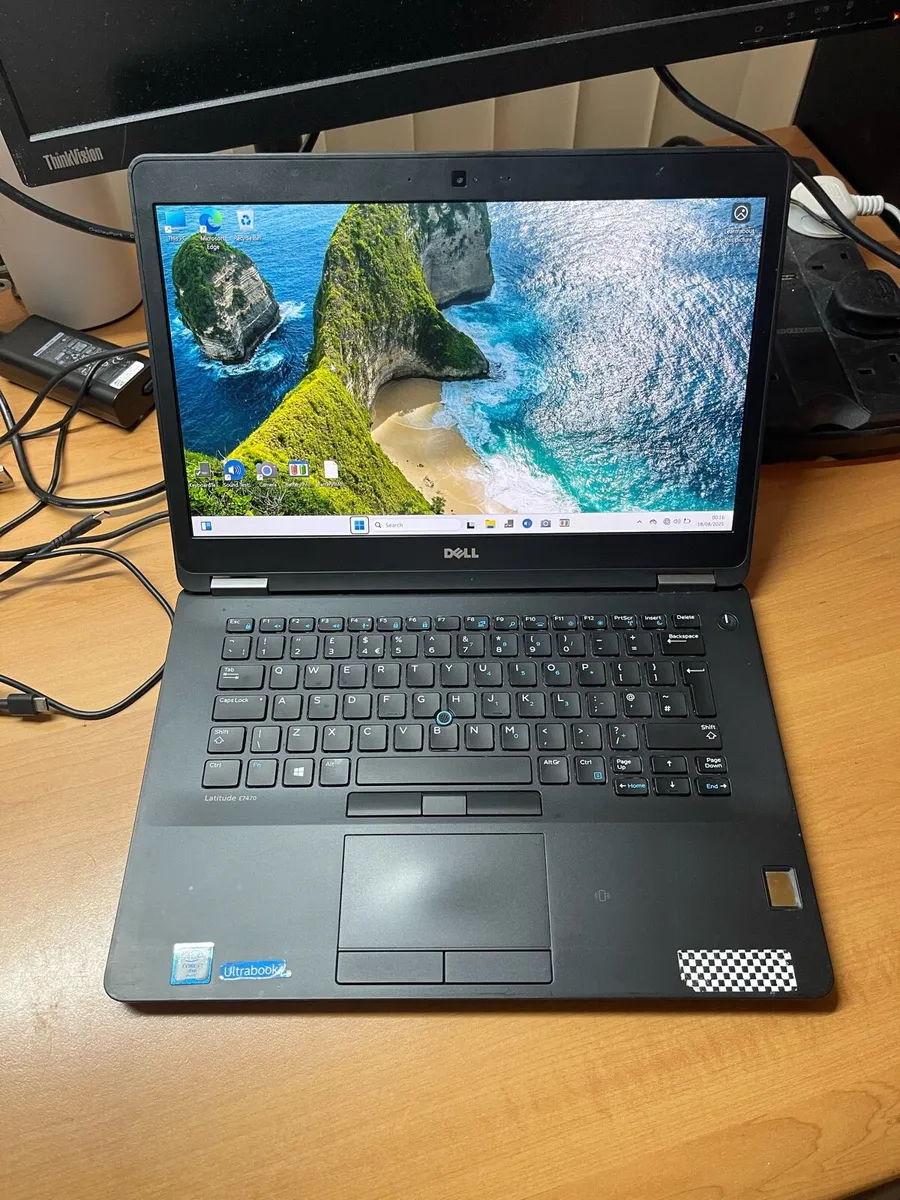 Dell laptop i7 pro 8-256 win 11 - Image 1