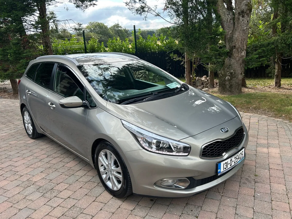 13 Kia Ceed Estate 1.6D New NCT / Fresh service - Image 2