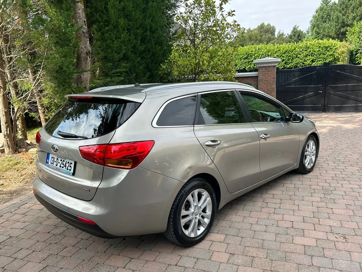13 Kia Ceed Estate 1.6D New NCT / Fresh service - Image 3