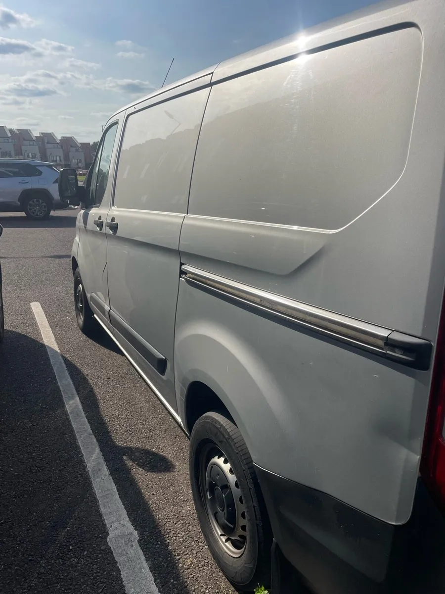 Ford Transit Custom swb low mileage - Image 3