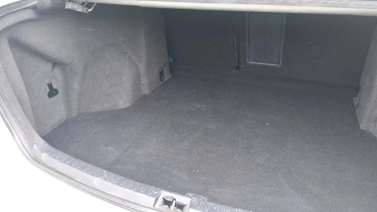 Toyota Avensis TR D4D (all extras) - Image 3