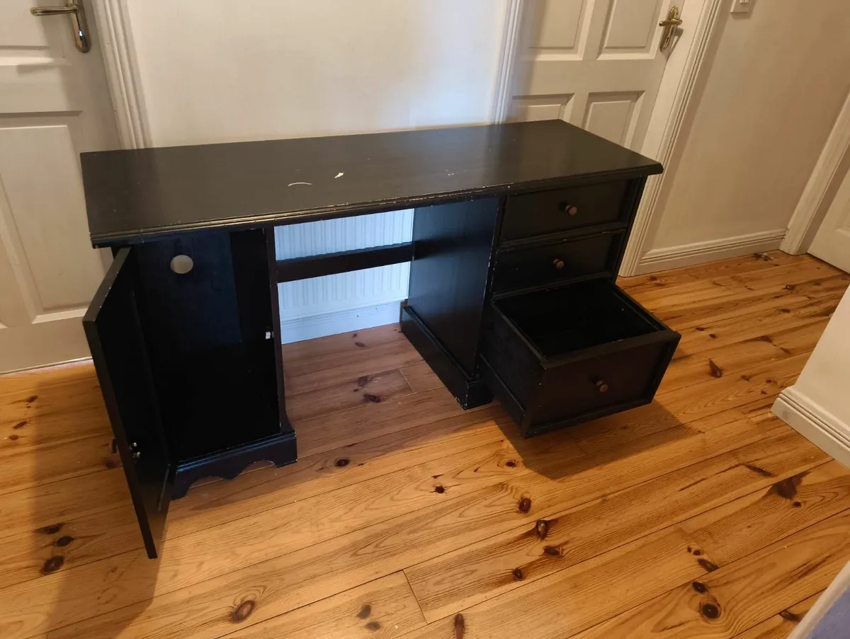 Desk - Image 2
