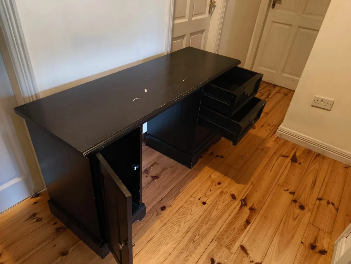 Desk - Image 3