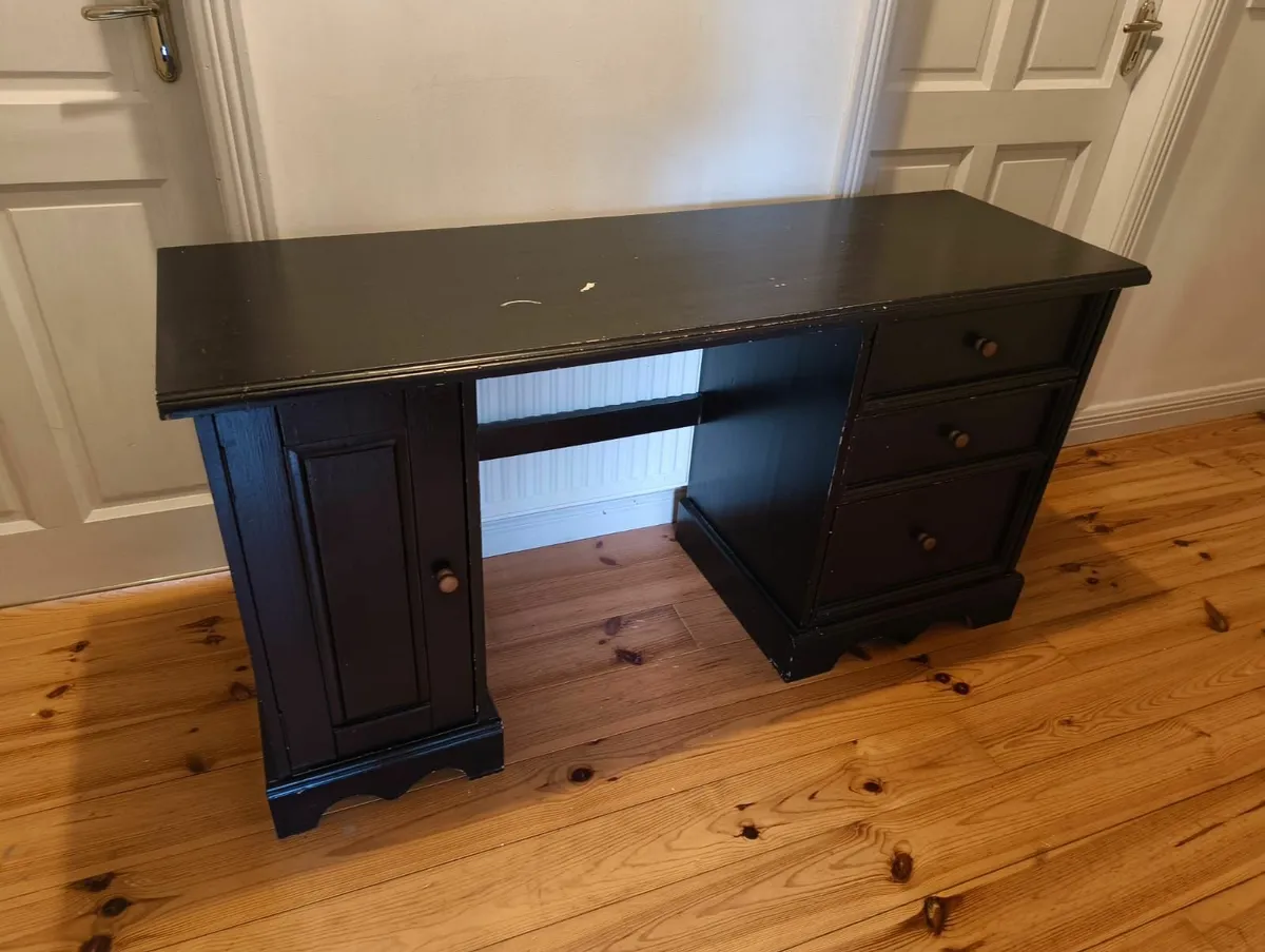 Desk - Image 1