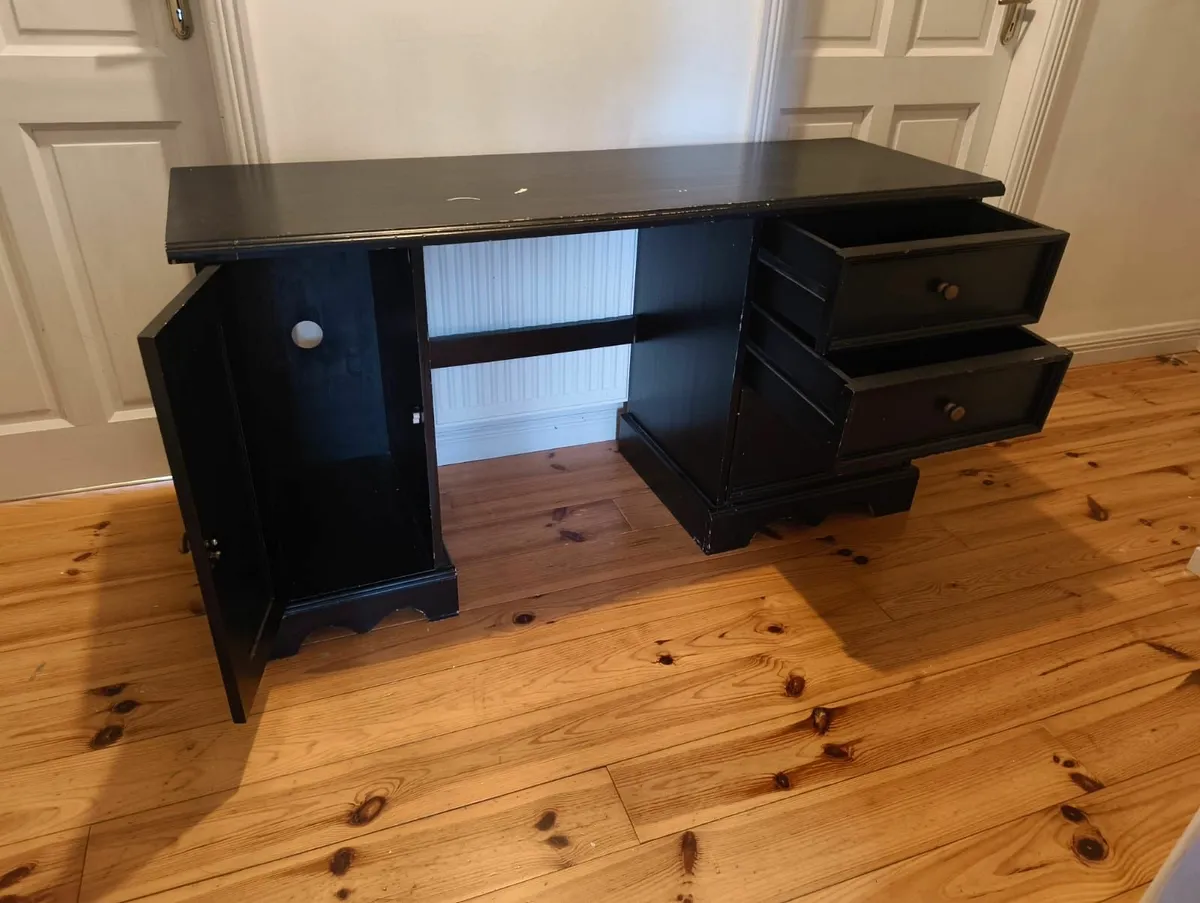 Desk - Image 4