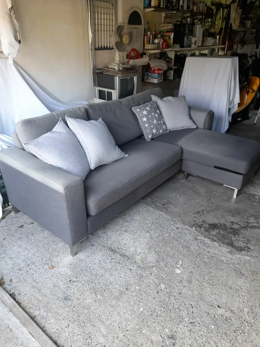 Couch - Image 2