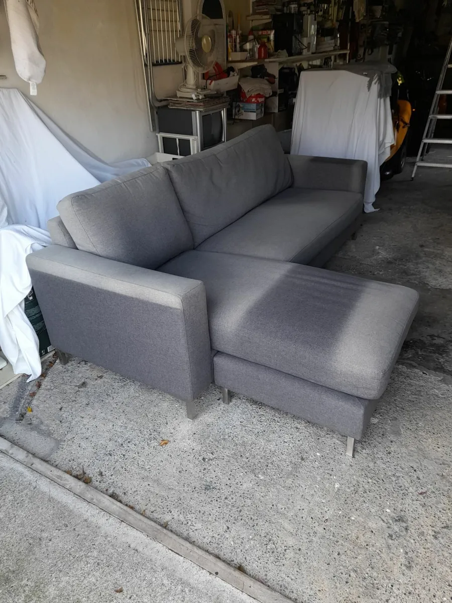 Couch - Image 4