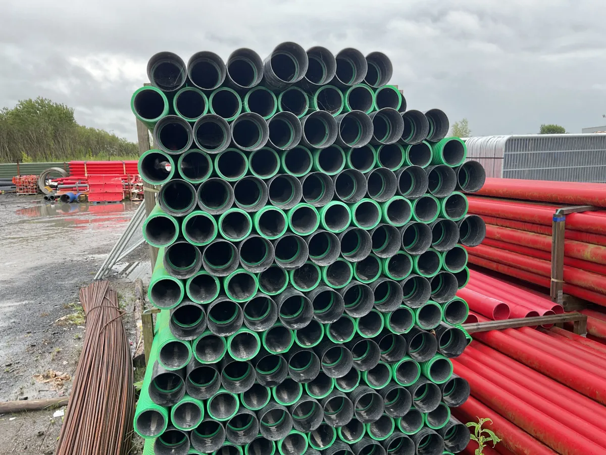 Large Selection Of Duction Avaliable At Auction - Image 3