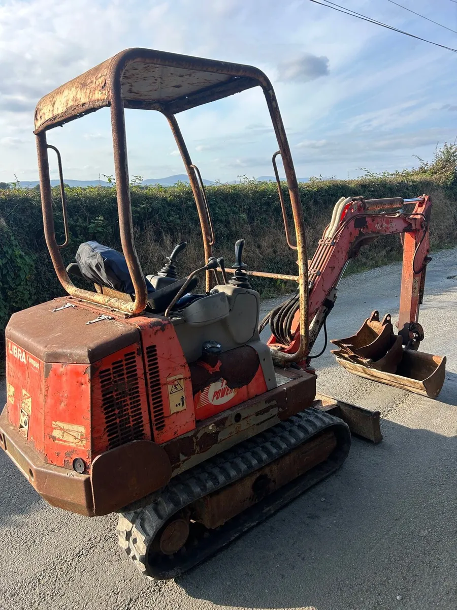 1.5 ton mini digger for sale - Image 3