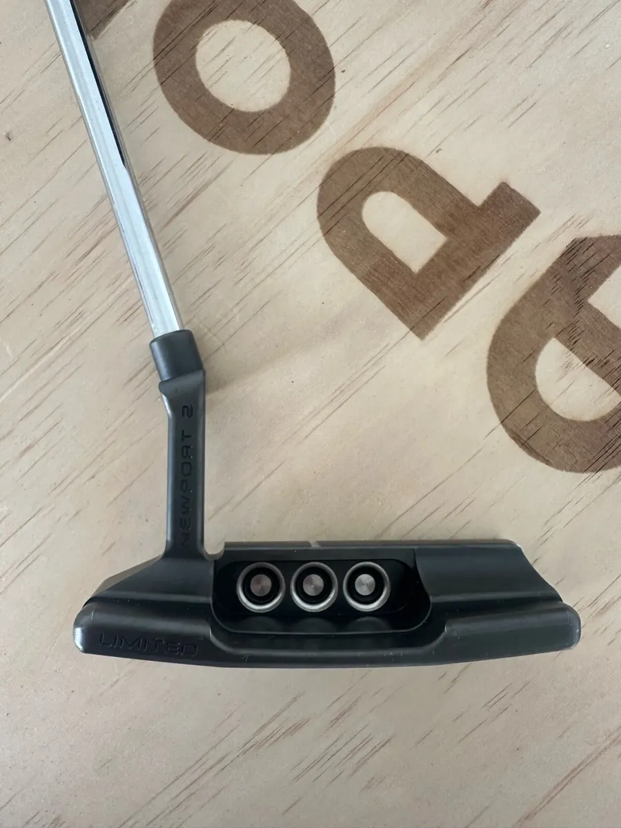 Scotty Cameron Newport 2 Limited Release Jet Set - Image 2