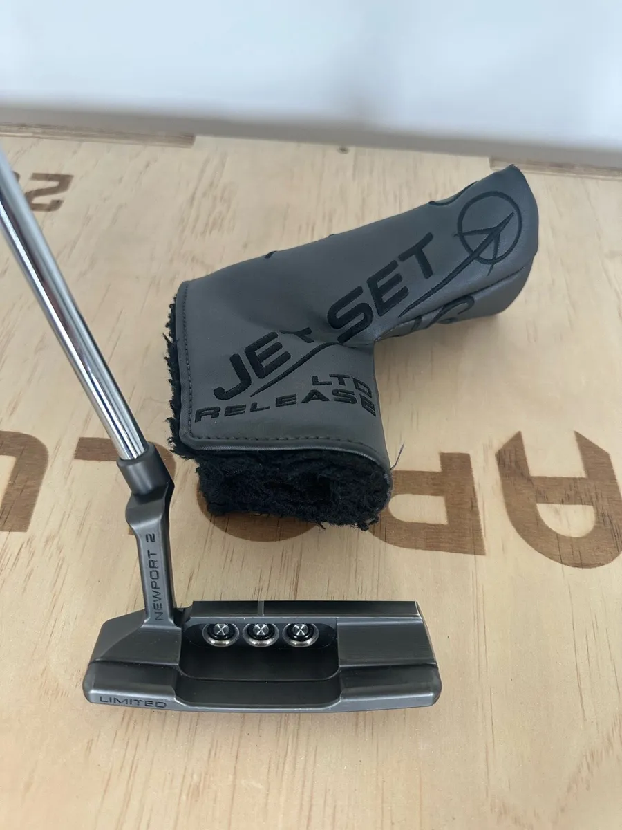 Scotty Cameron Newport 2 Limited Release Jet Set - Image 4