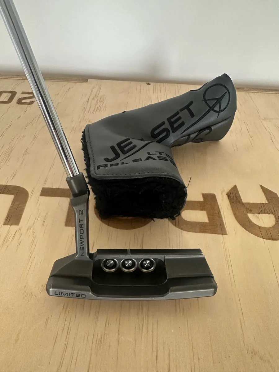 Scotty Cameron Newport 2 Limited Release Jet Set - Image 1