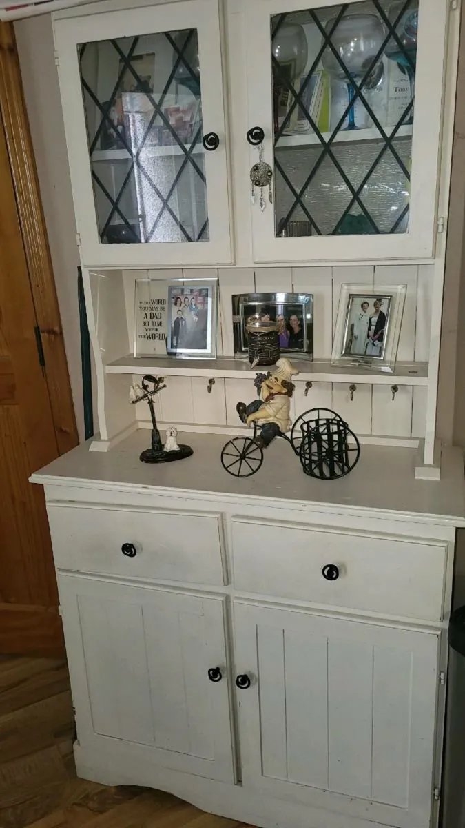 Kitchen dresser - Image 1