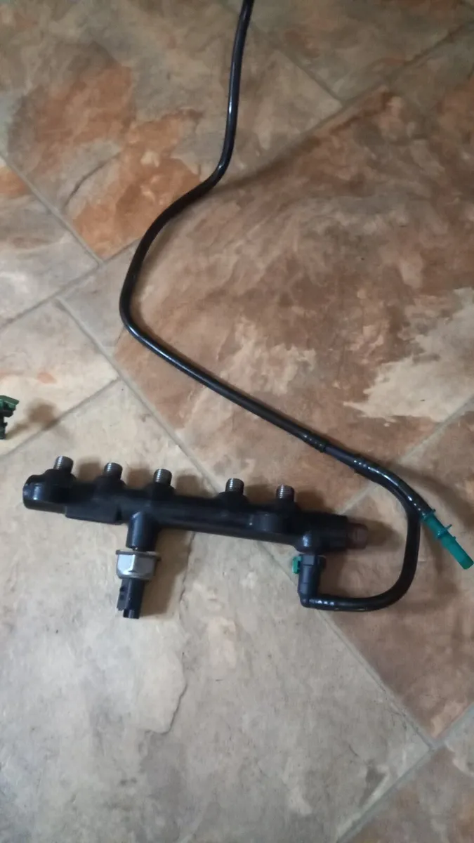 Ford injectors and fuel bar - Image 3
