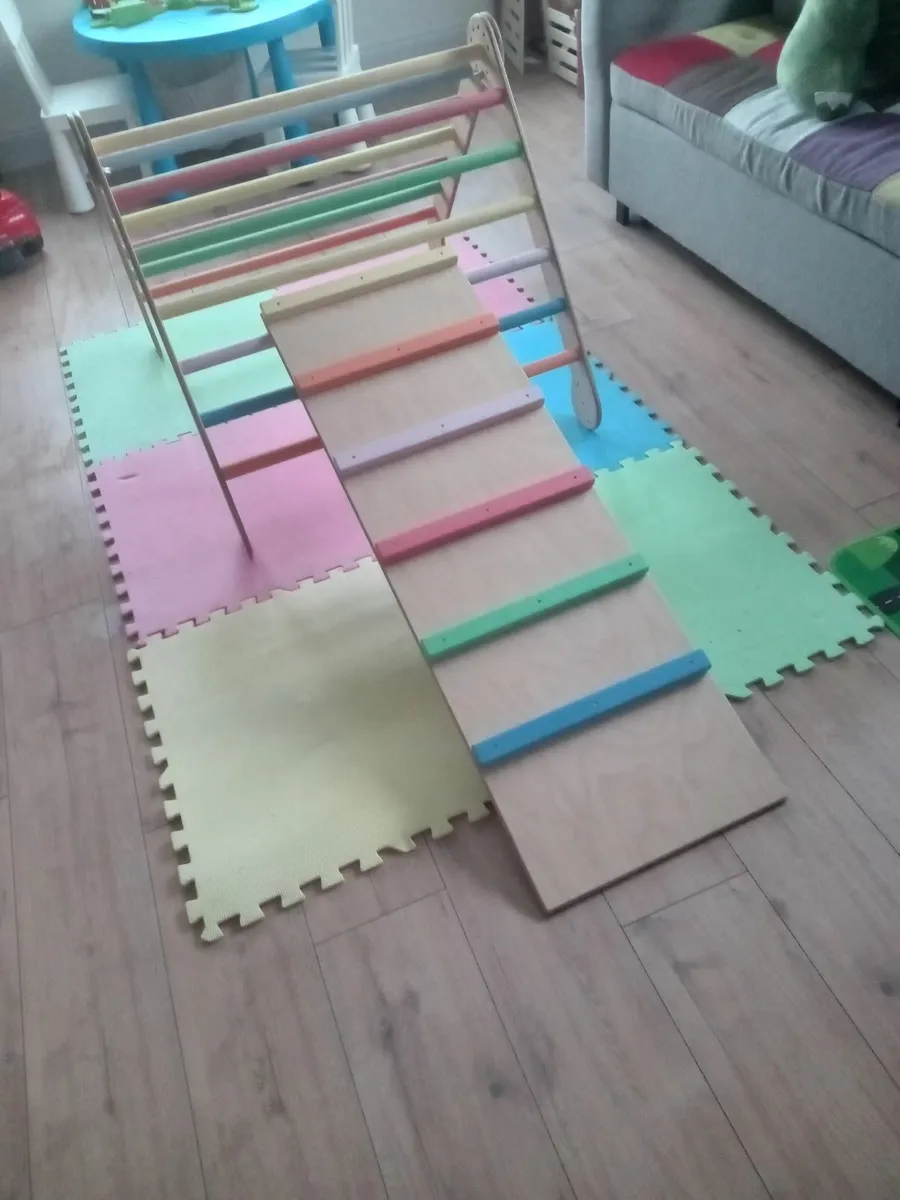 Kids climbing frame - Image 2