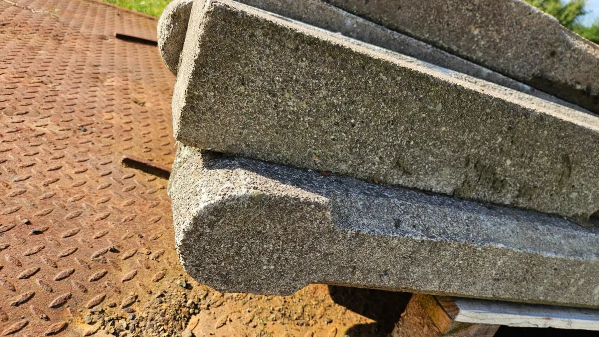 Concrete fencing Posts - Image 1