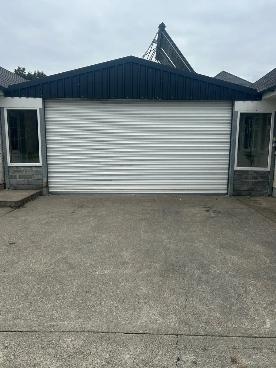 Garage - Image 1