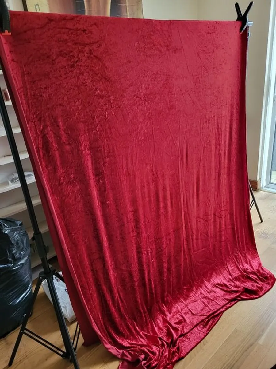 Photography Tripod, Backdrops & Reflector - Image 4
