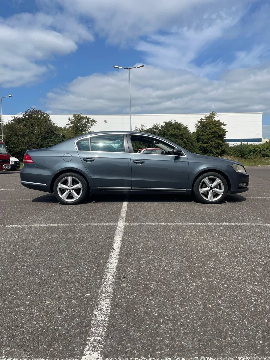 2012 Volkswagen Passat 2.0 TDI BLUEMOTION - Image 2