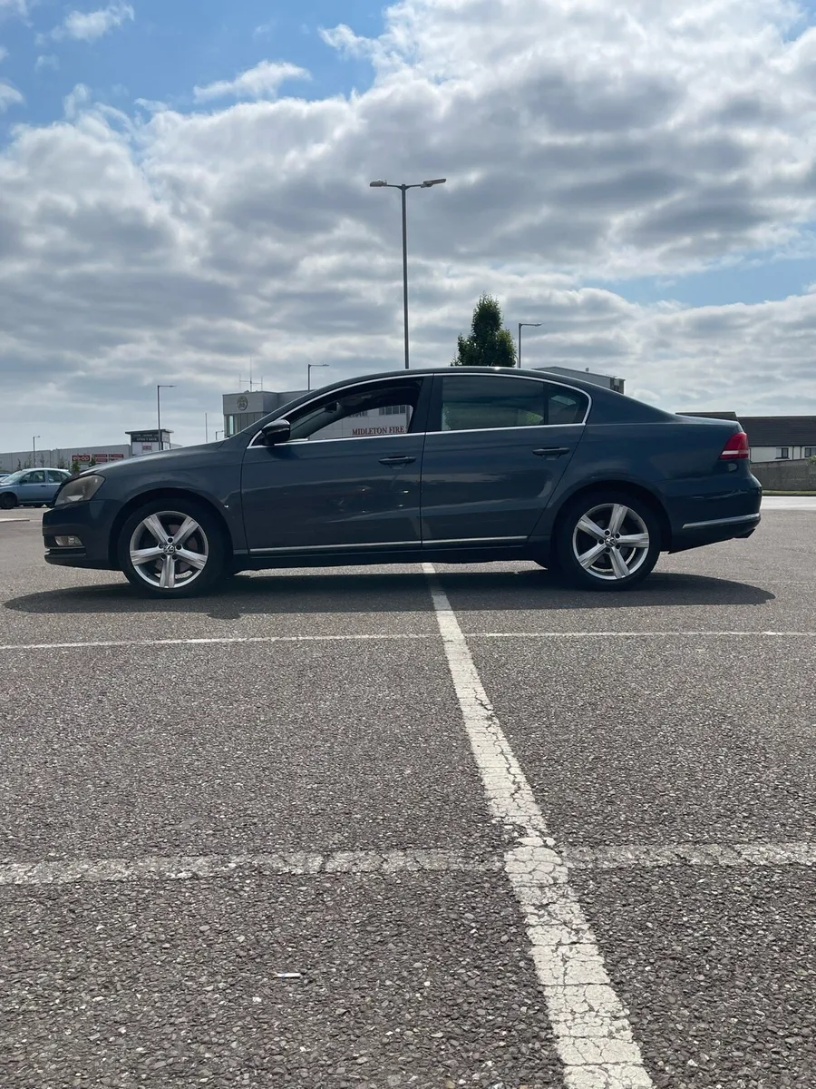 2012 Volkswagen Passat 2.0 TDI BLUEMOTION - Image 3