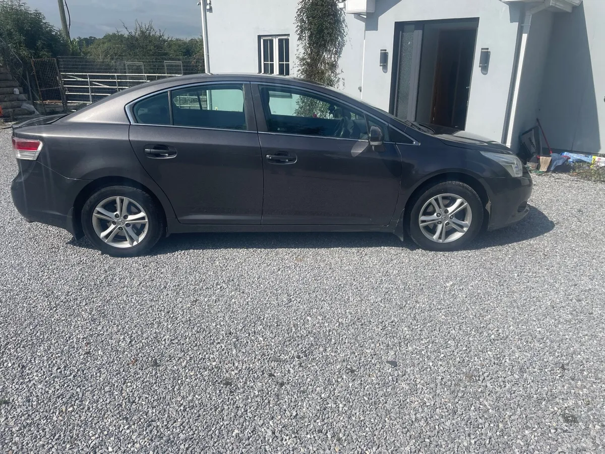 Toyota Avensis 2011 - Image 3