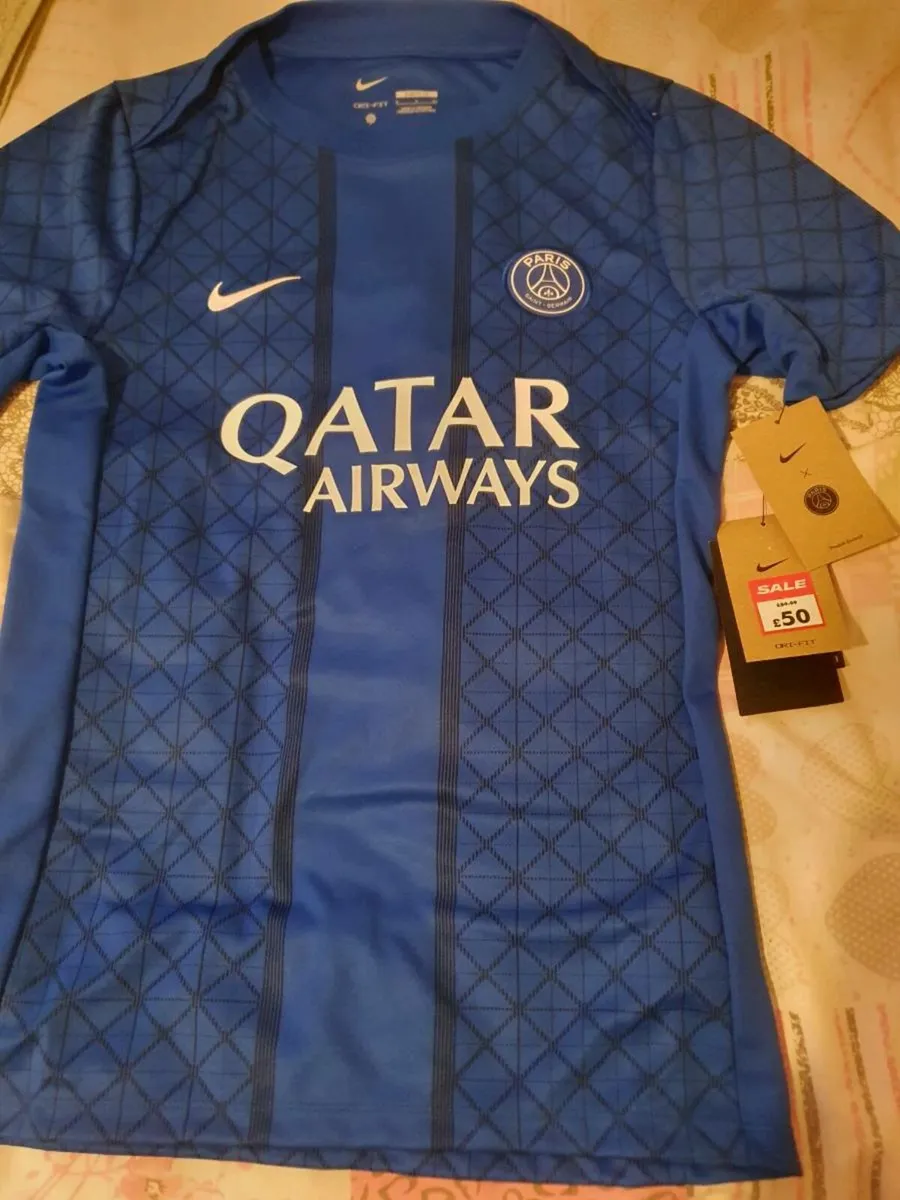 Paris Saint Germain slim fit Jersey Brand New - Image 2