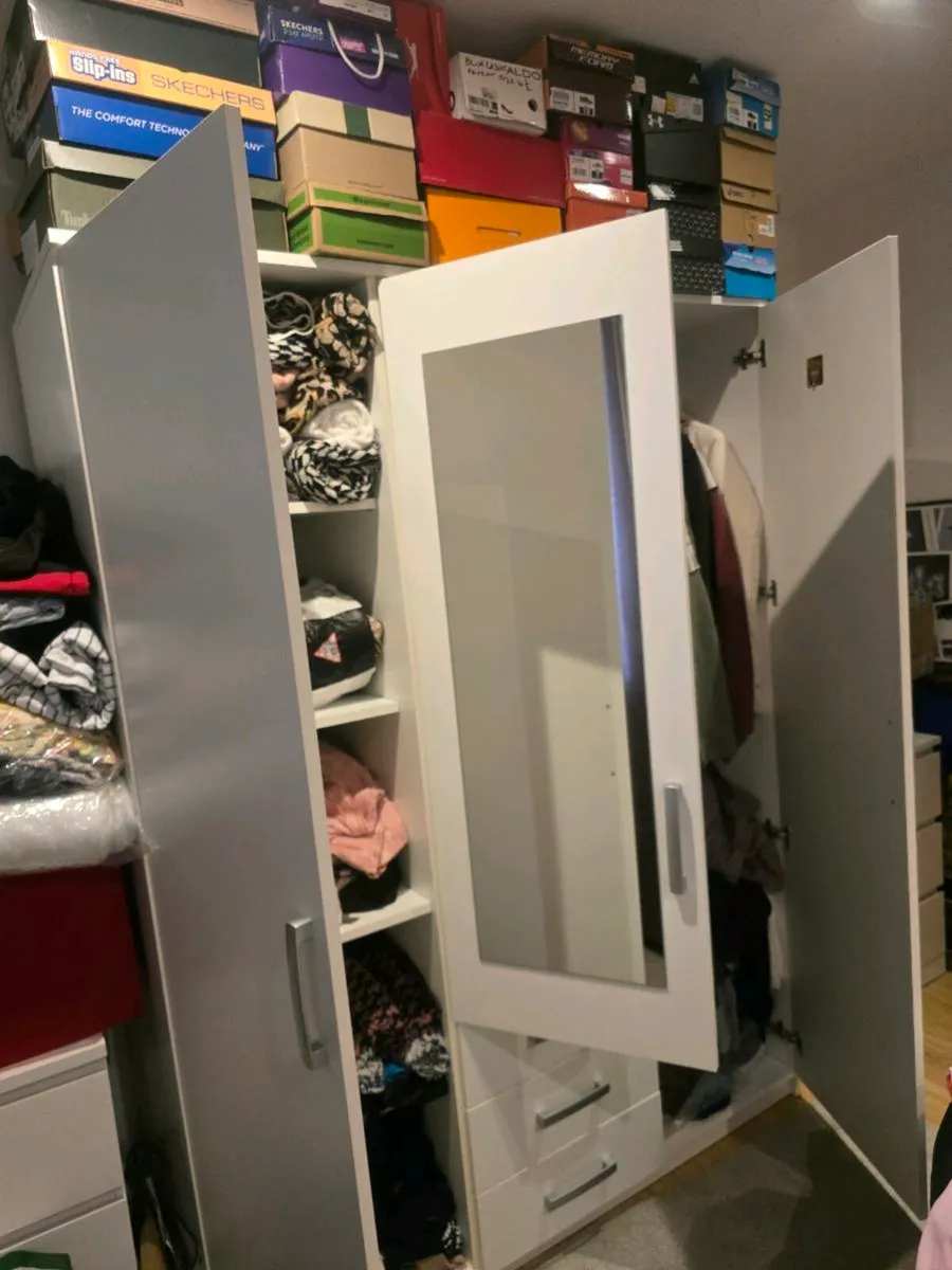 Wardrobe - Image 2