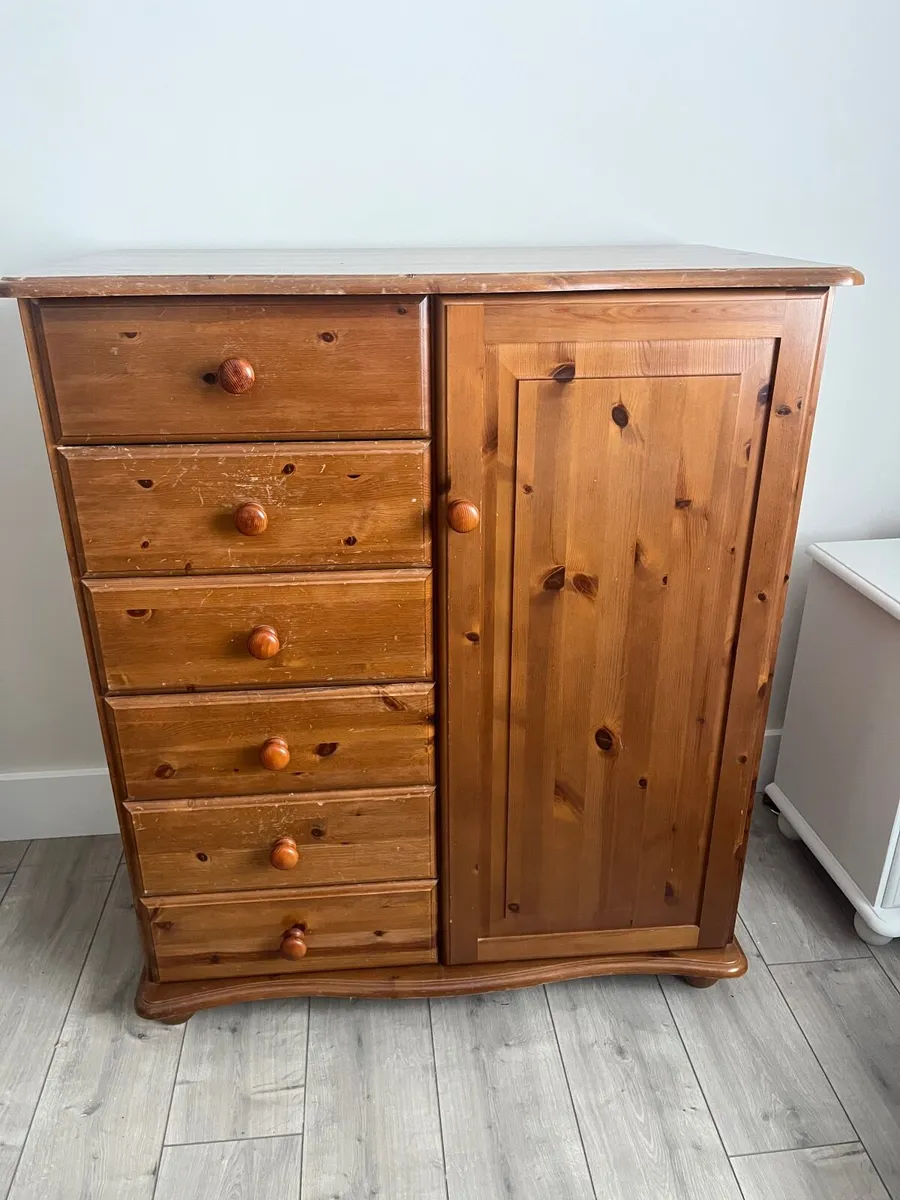 Children’s wardrobe - Image 1