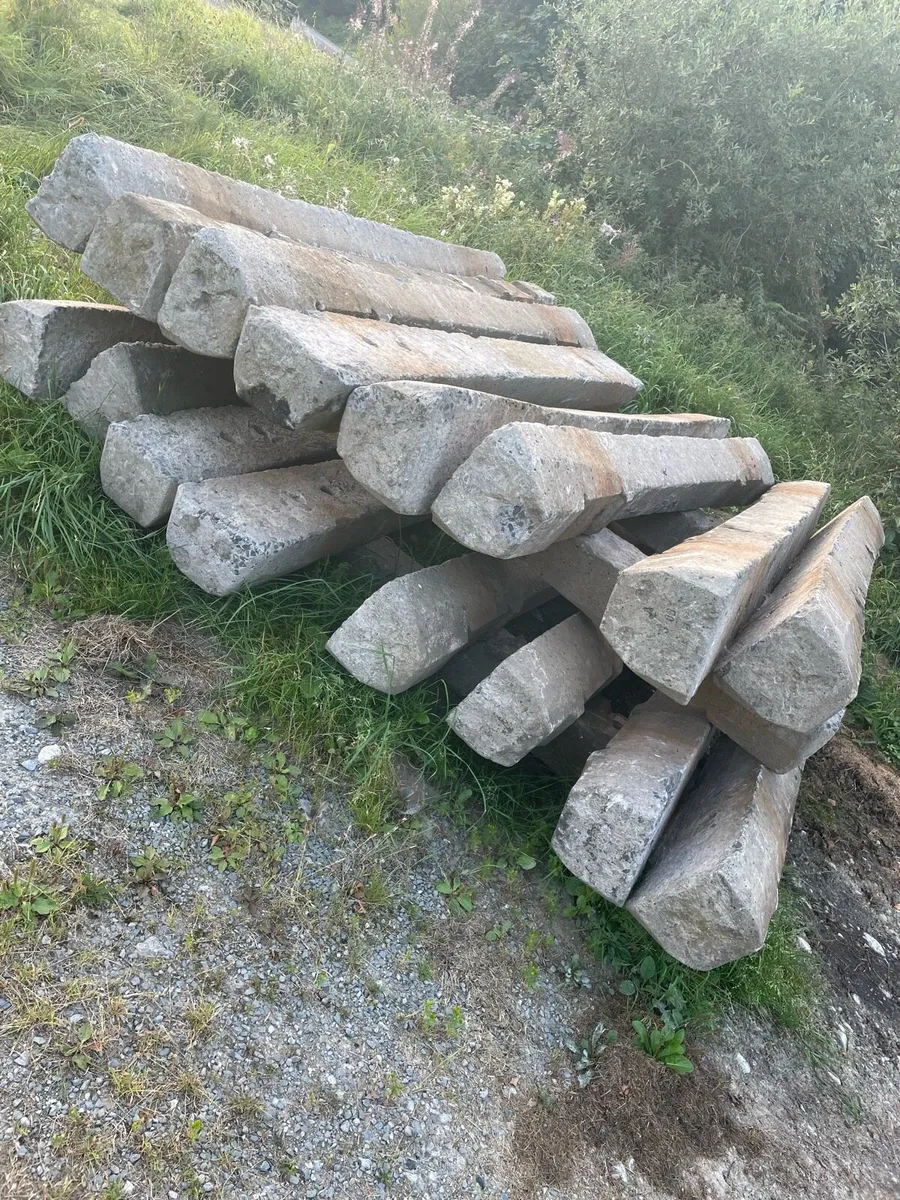 Concrete railway sleepers