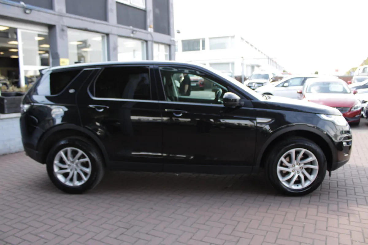 Land Rover Discovery Sport 2018 - Image 3
