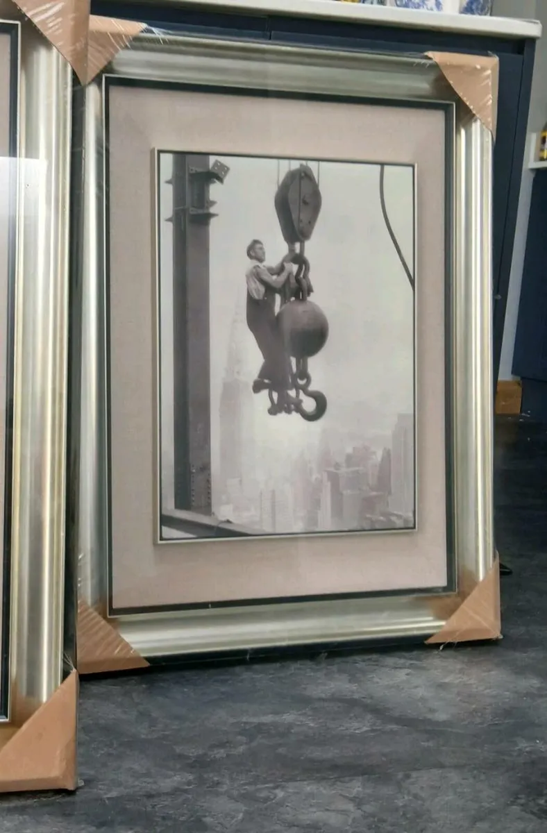 Iconic photos New York construction (New) - Image 1