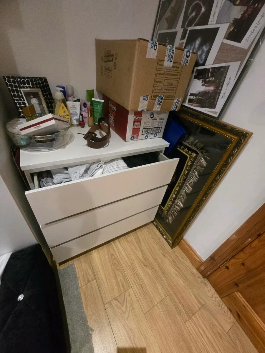 Chest of drawers - Image 2