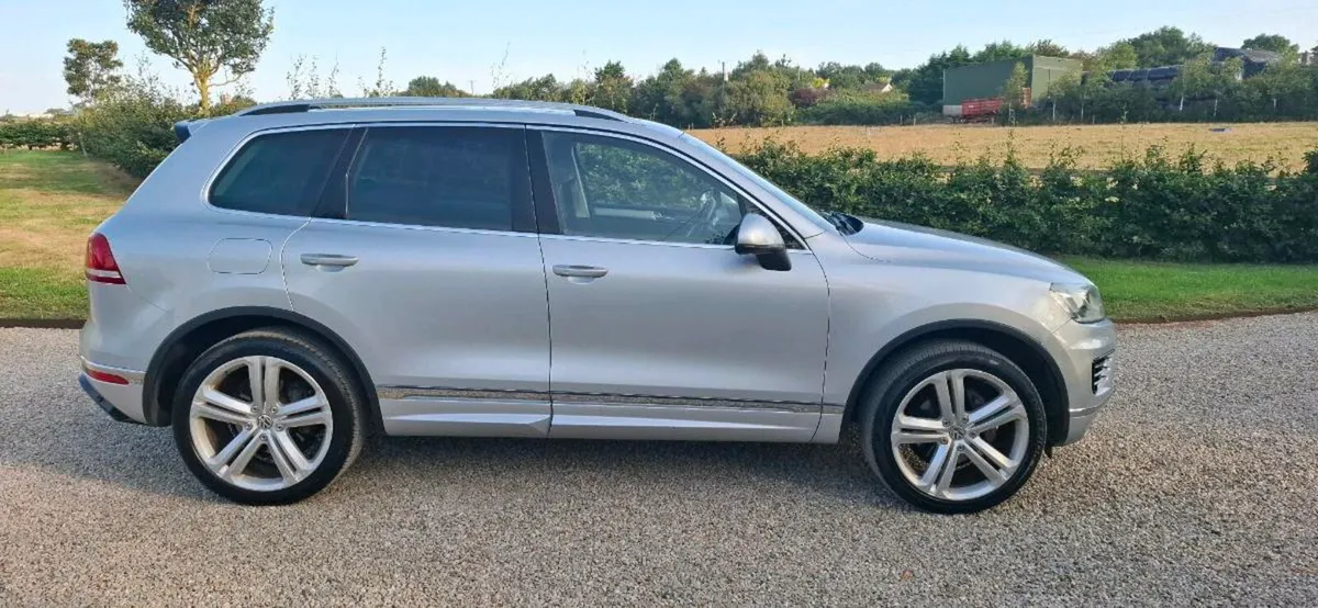 Vw Tourage 2016 5 seat business - Image 3