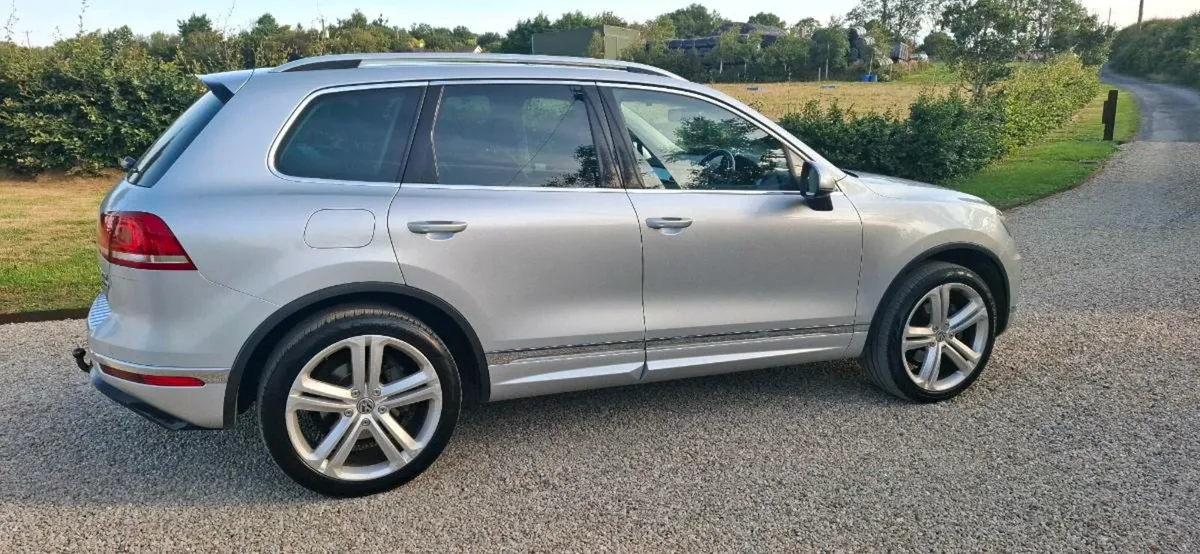 Vw Tourage 2016 5 seat business - Image 4