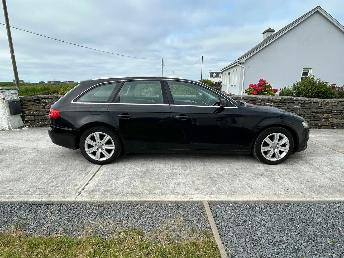 Audi A4 2010 - Image 1