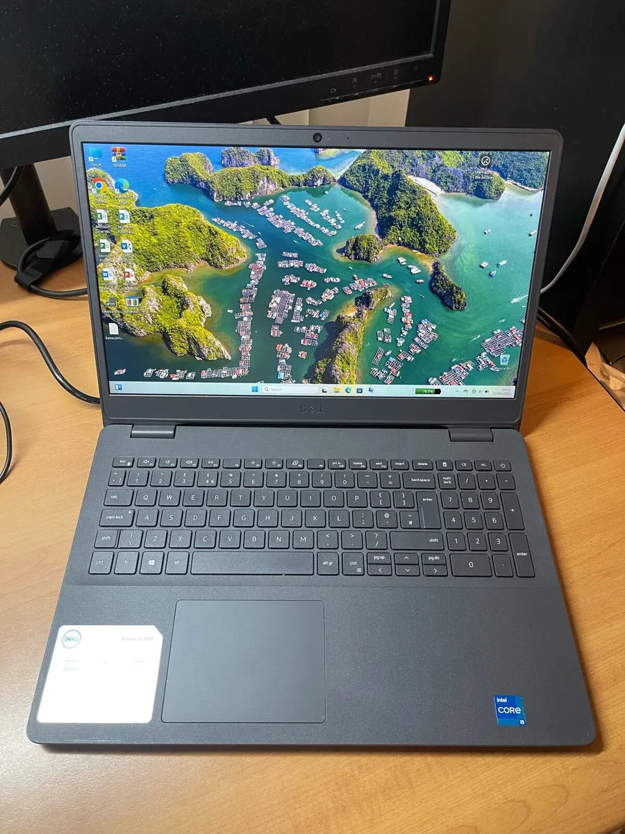 Dell laptop i5 pro 11gen 16-256 win 11 - Image 1