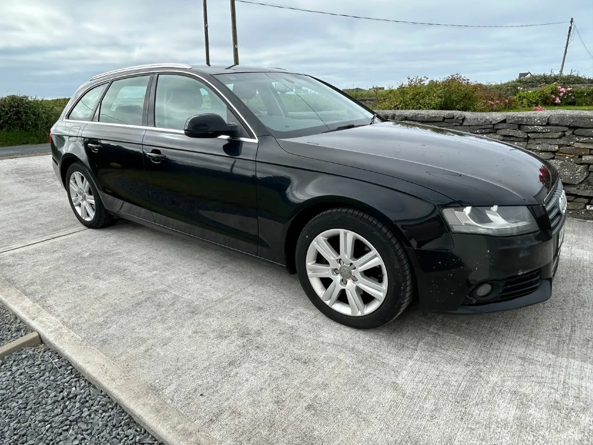 Audi A4 2010 - Image 2