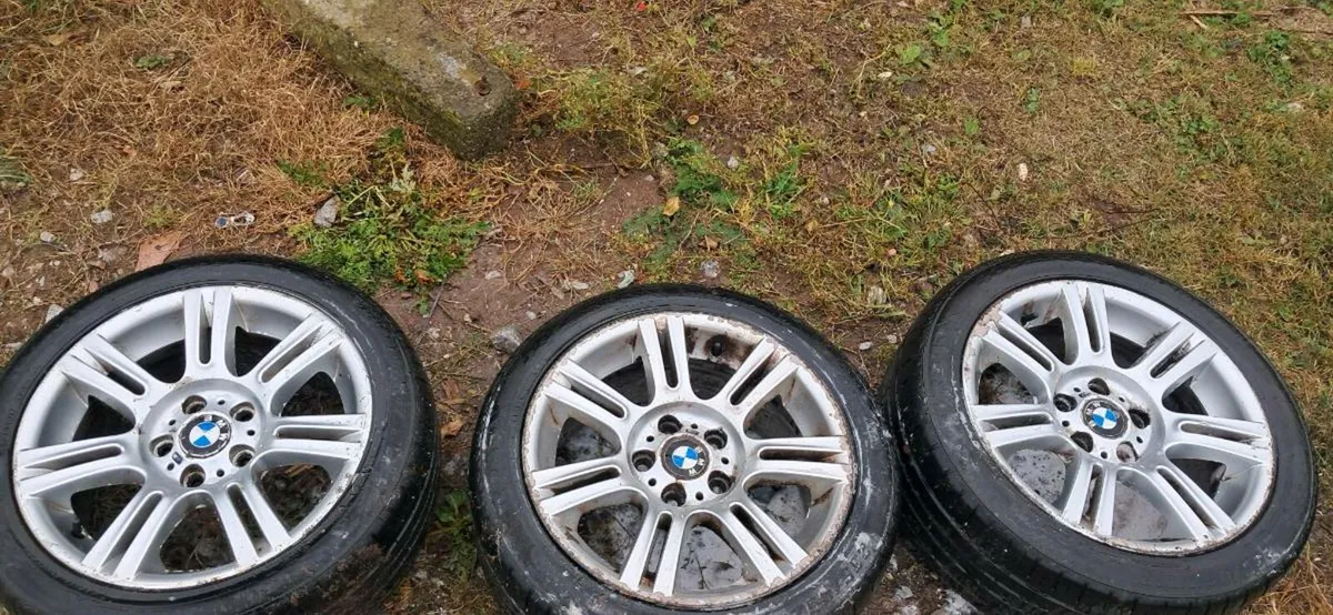 Bmw alloy wheels - Image 1