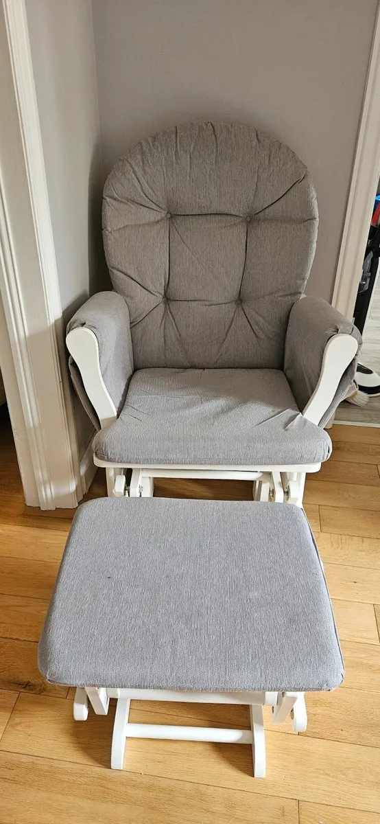 Babylo rocking chair and footstool - Image 1
