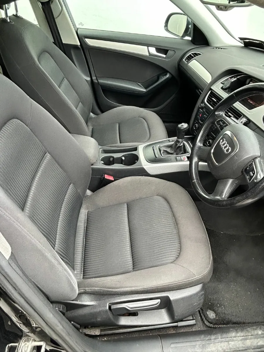 Audi A4 2010 - Image 4