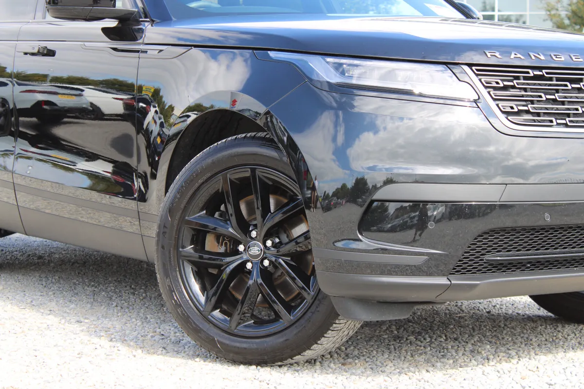 Land Rover Range Rover Velar P400E S *Pan roof* - Image 3