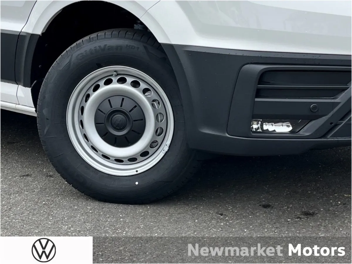 Volkswagen Crafter High Roof 30 Trendline Medium - Image 2