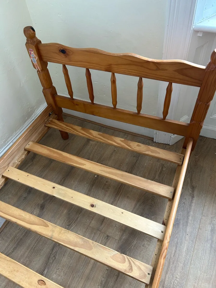 Single Beds with nearly new mattresses - Image 1