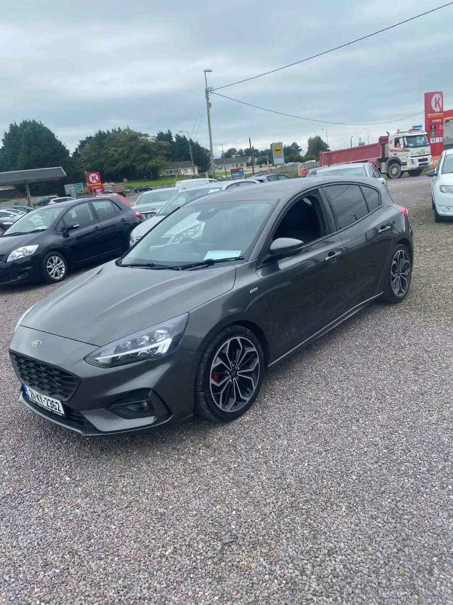 Ford Focus 2021 - Image 2