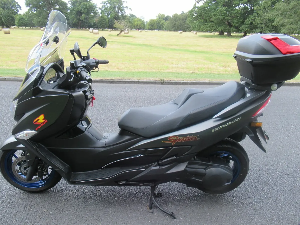 Suzuki Burgman 400 (221-reg / 2021) – 2,700 km - Image 1