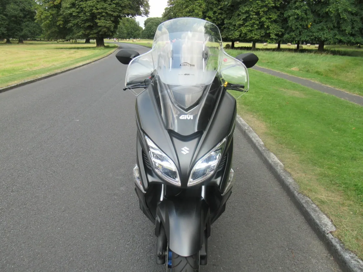 Suzuki Burgman 400 (221-reg / 2021) – 2,700 km - Image 2