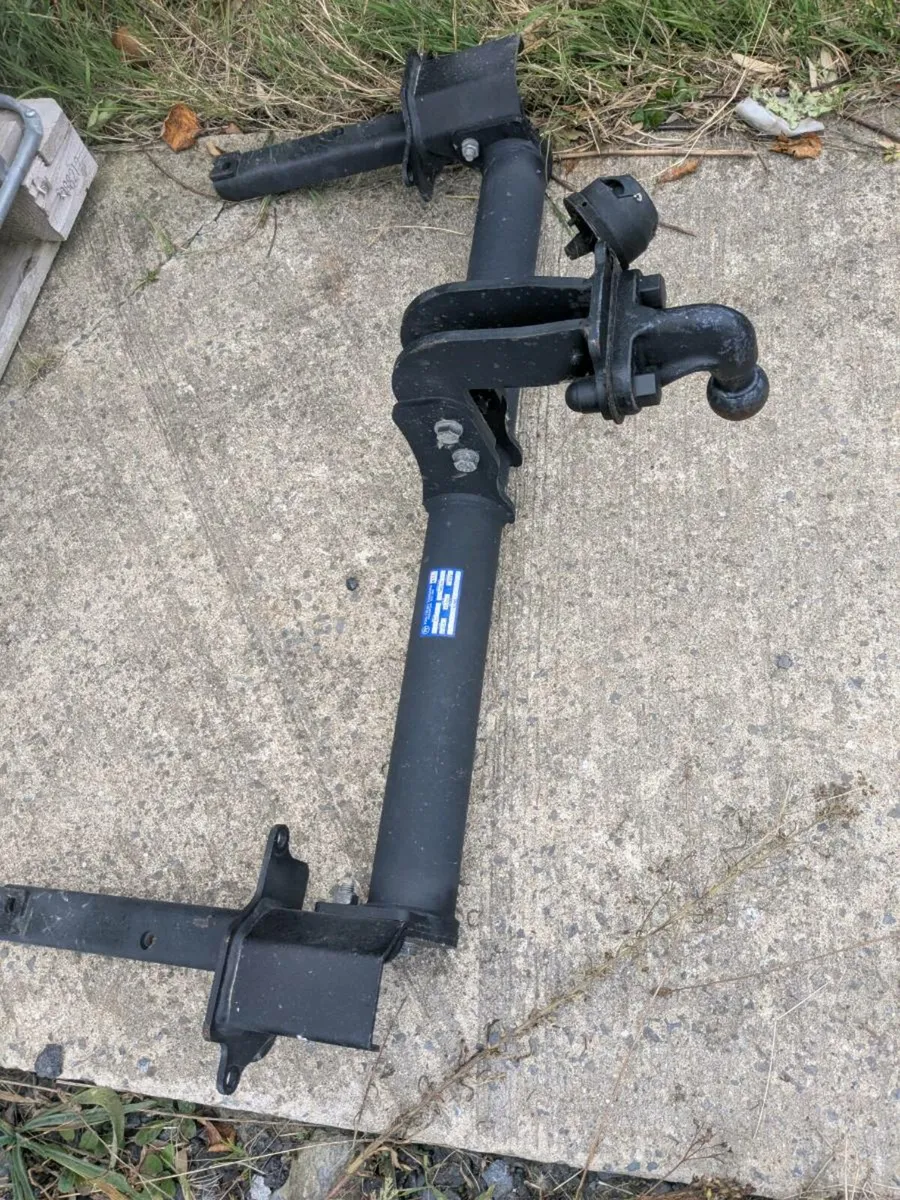 Insignia parts - Image 2