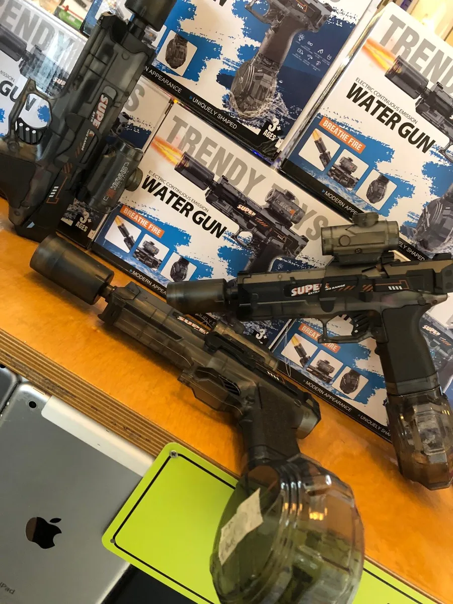 Rechargeable Electric Water Guns With Laser - Image 3